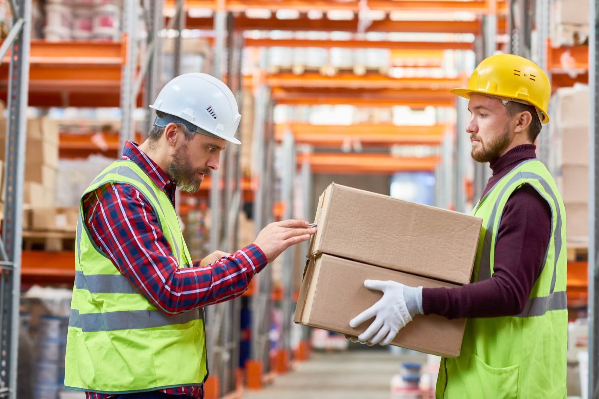 shipping-works-in-warehouse-1.jpg